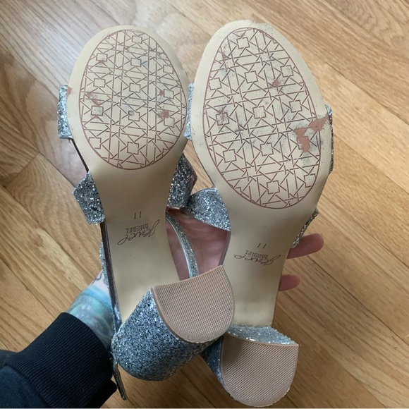 Jewel Badgley Mischka Silver Glitter Strappy Cook Heels/Pumps size 11 - Picture 9 of 11